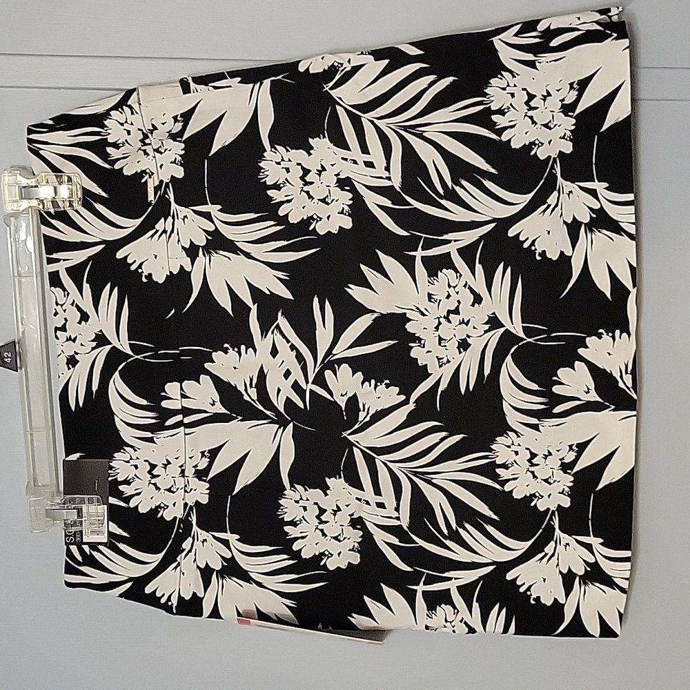 Stretch Skort SC & CO Size M Black/White Tummy Control